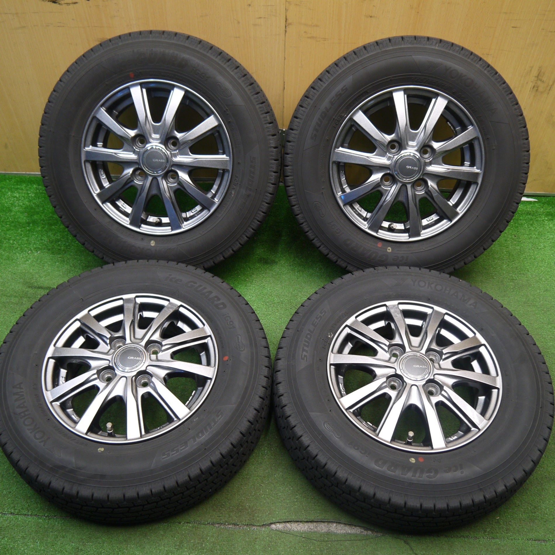 送料無料 バリ溝年式21 スタッドレス タイヤ ヨコハマ ice GUARD