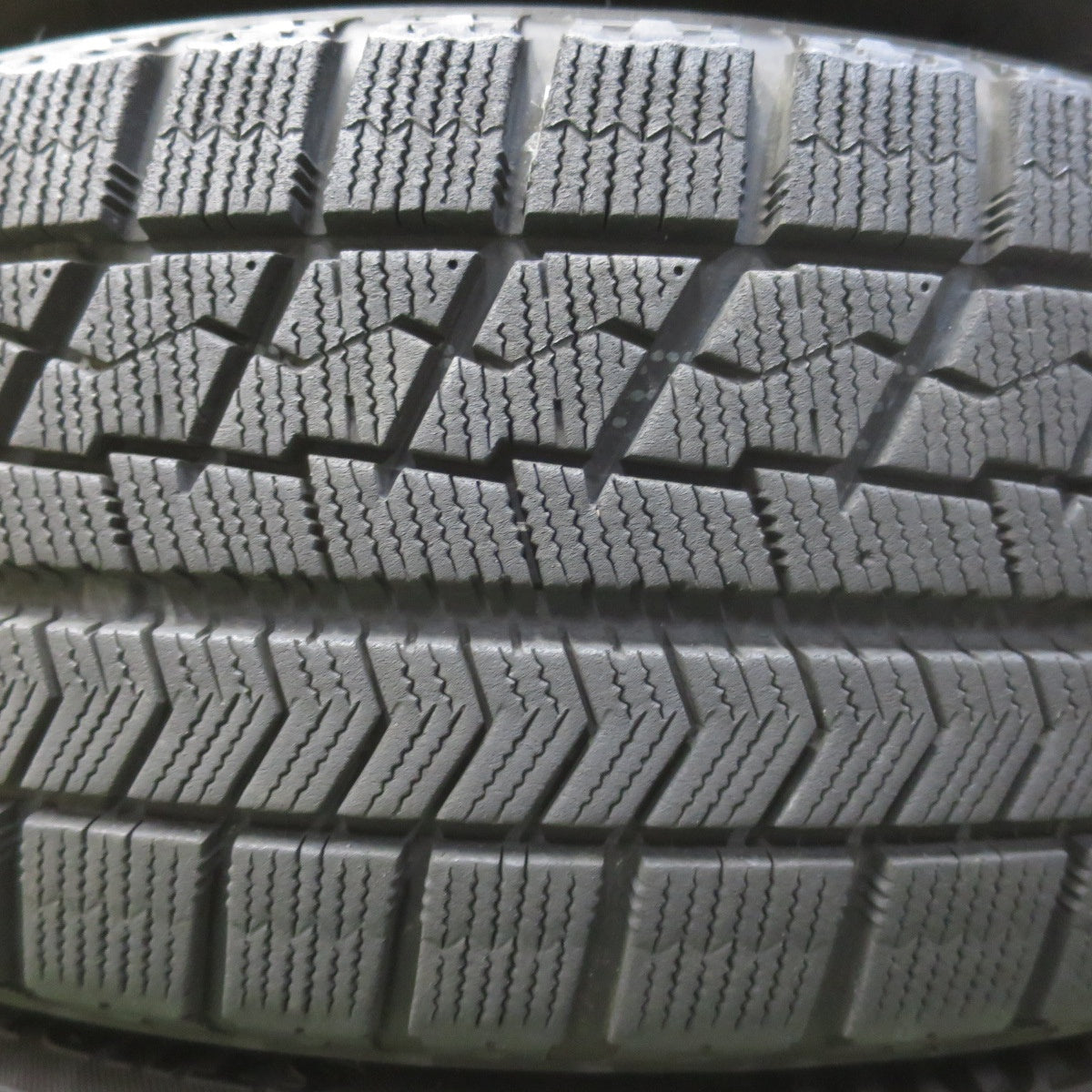 バリ溝!キレイ!9分◎プリウス 等 195/65R15 スタッドレス ブリヂストン ブリザック VRX EuroSpeed MANARAY SPORT ユーロスピード 15インチ PCD100/5H◎6102008イス