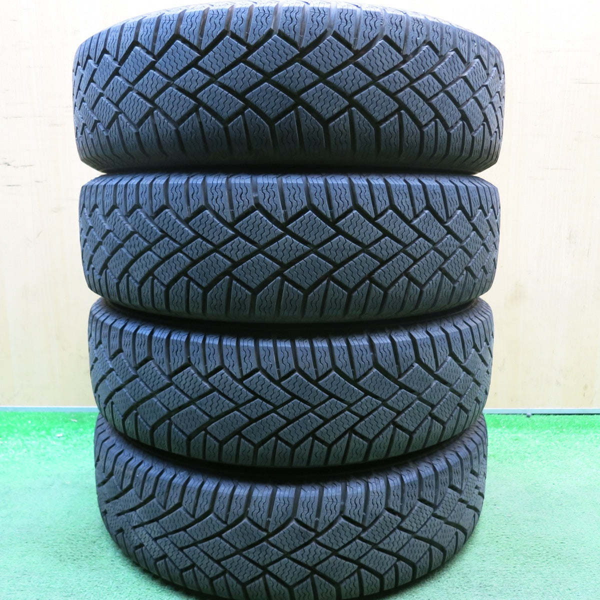 バリ溝!24年!キレイ!9.5分以上★スタッドレス 155/65R14 コンチネンタル バイキングコンタクト7 Zmeist VS-8 14インチ PCD100/4H★6032901HAス