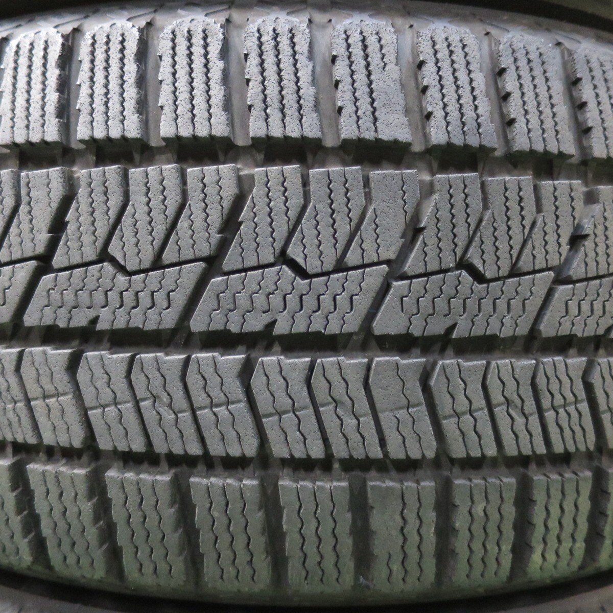 バリ溝!9.5分★スタッドレス 215/60R16 トーヨー オブザーブ GIZ2 タイヤ 16インチ クラウン ヴェゼル オデッセイ 等★5012906イスタ