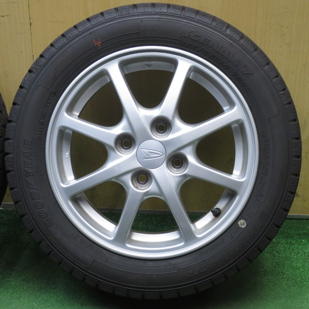 ほぼ未使用!23年◎ダイハツ ミライース 純正 155/65R14 スタッドレス グッドイヤー アイスナビ7 14インチ PCD100/4H◎6101204NJス