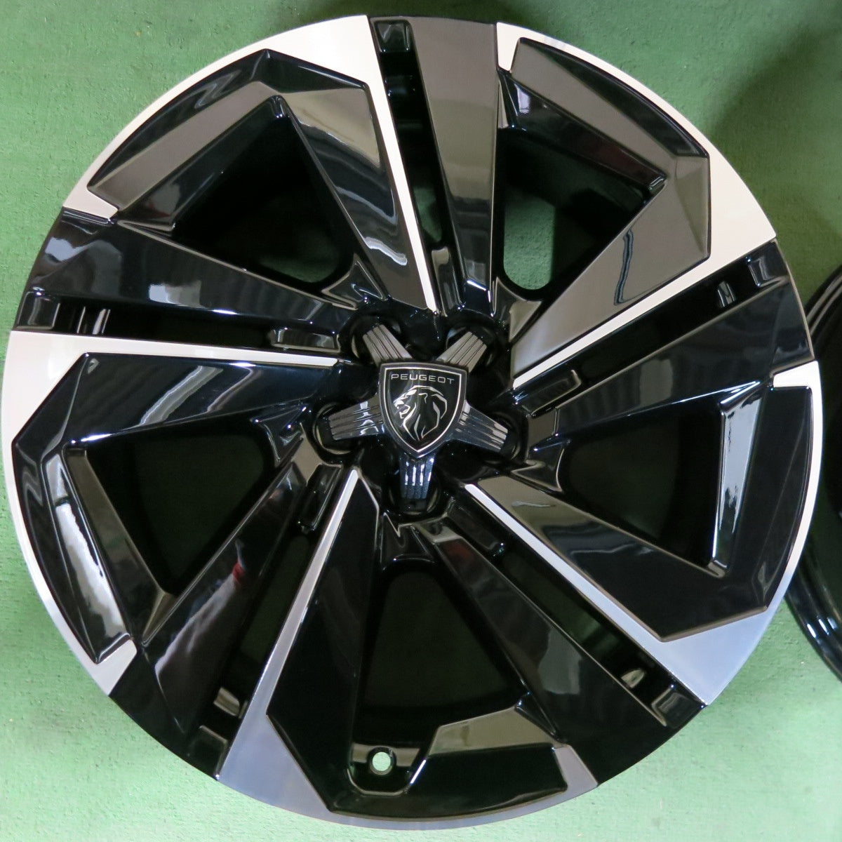 新車外し★プジョー 408 アリュール 純正 ホイール 19インチ 19×7J PEUGEOT PCD108/5H★5041805SYホ