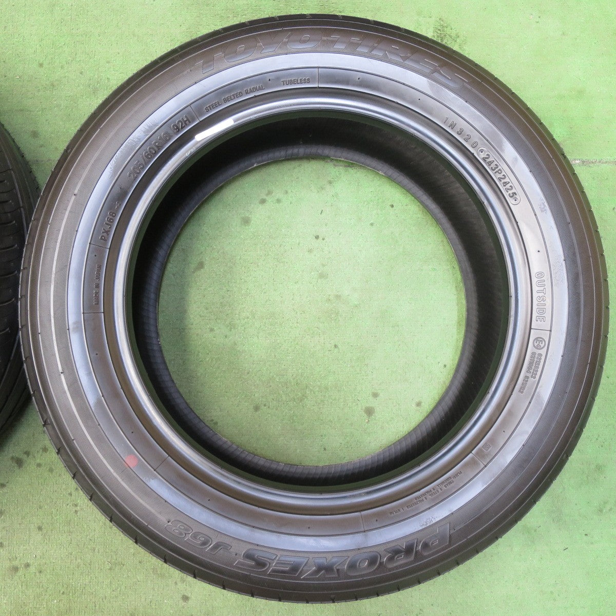 新車外し!25年★205/60R16 トーヨー プロクセス J68 タイヤ 16インチ ノア ヴォクシー エスクァイア 等★5090404イノタ