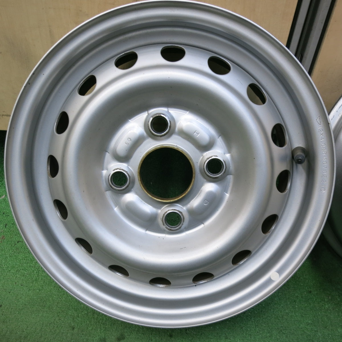 キレイ★ダイハツ ハイゼット 純正 スチール ホイール 12インチ 12×4.00B PCD100/4H★5062407SYホ