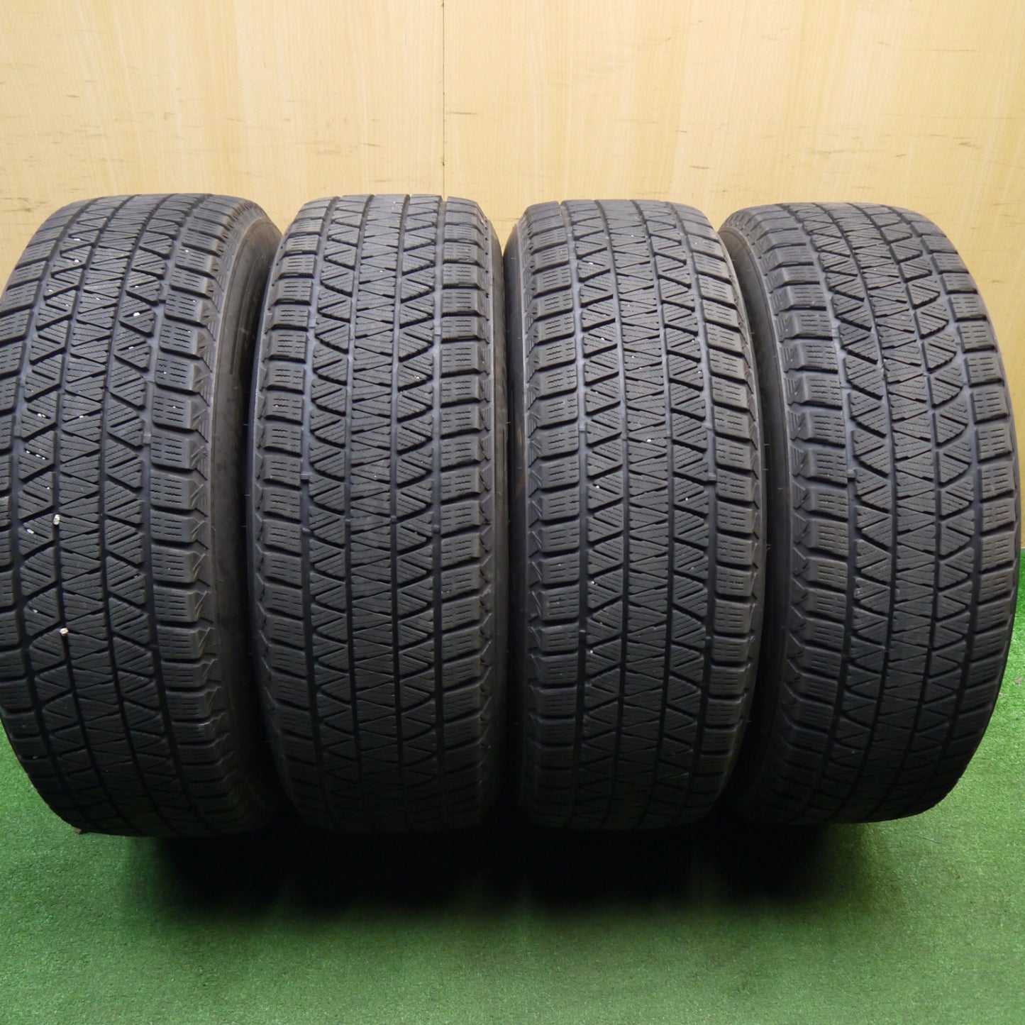 センサー付!バリ溝!21年!キレイ!8.5分★レクサス NX 等 235/65R18 スタッドレス ブリヂストン ブリザック DM-V3 VELVA SPORT ヴェルヴァ 18インチ PCD114.3/5H★5120307Hス