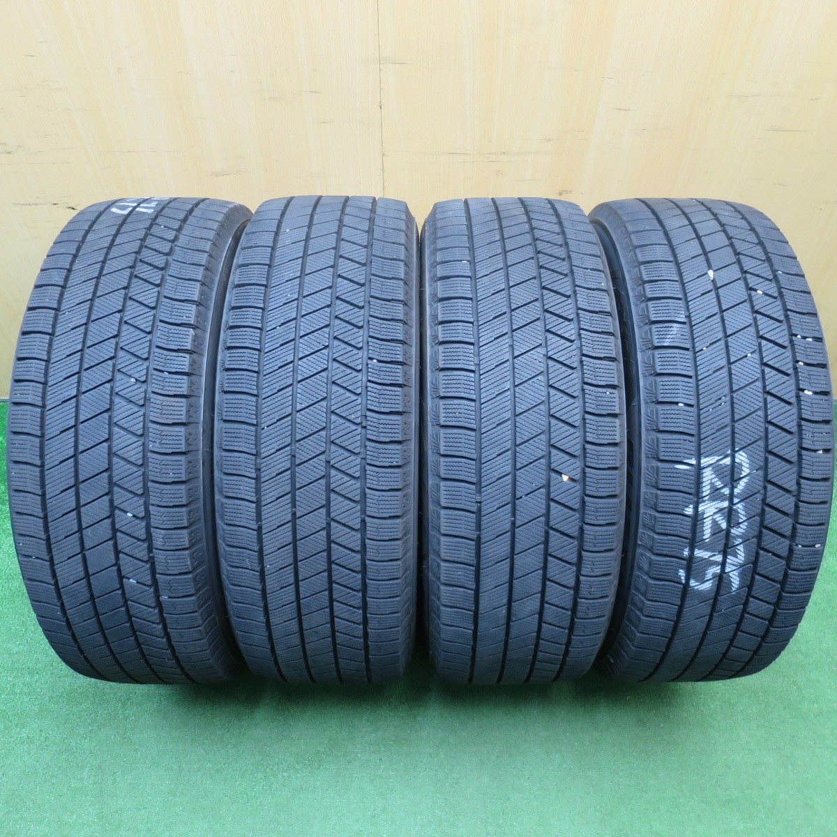 バリ溝!キレイ!9.5分★スタッドレス 215/55R18 ブリヂストン ブリザック VRX3 EuroSpeed MANARAY SPORT ユーロスピード マナレイ 18インチ PCD114.3/5H★5122506NJス
