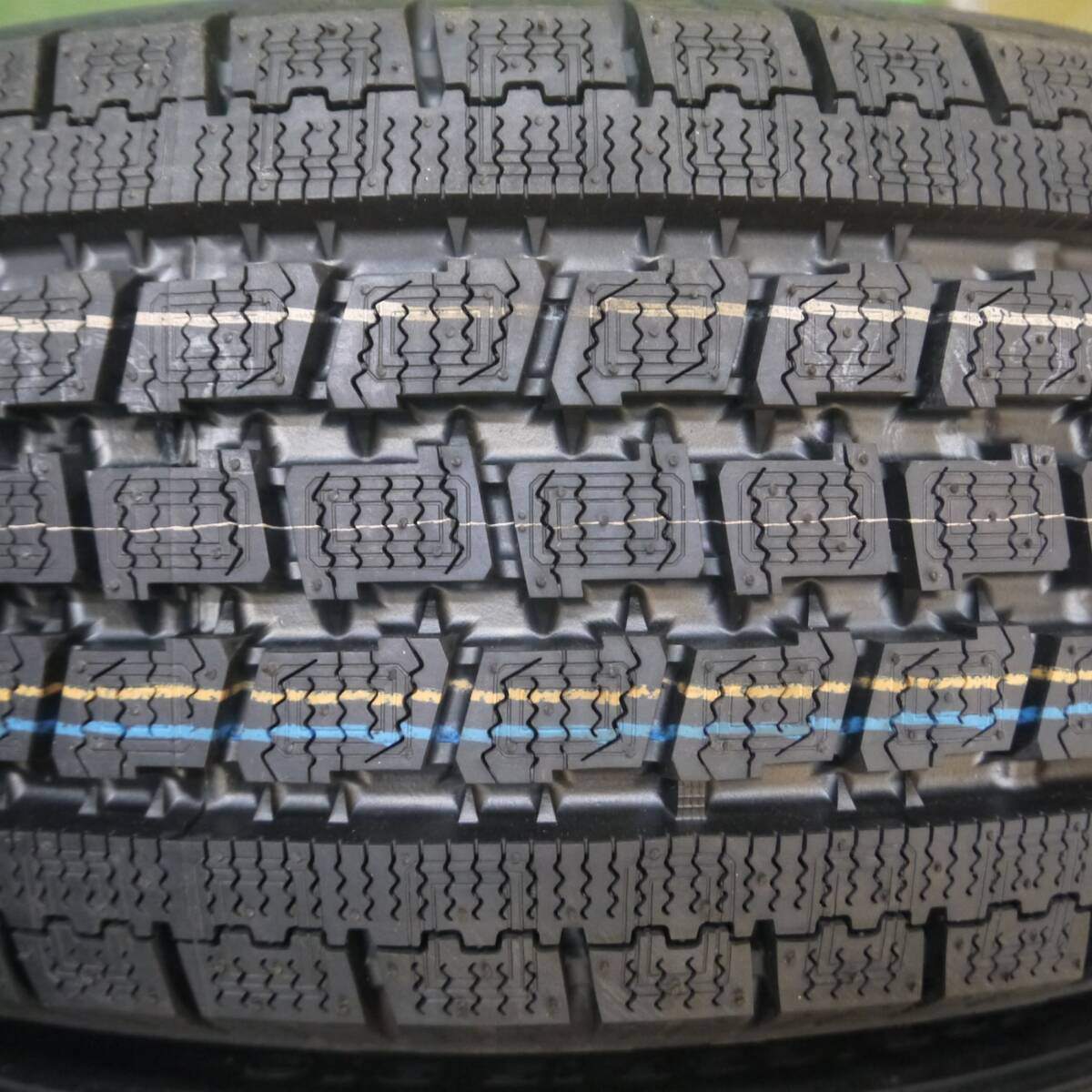 未使用★スタッドレス 195/65R15 トーヨー オブザーブ 934 15インチ ノア ヴォクシー タクシー 等★4031307Hスタ