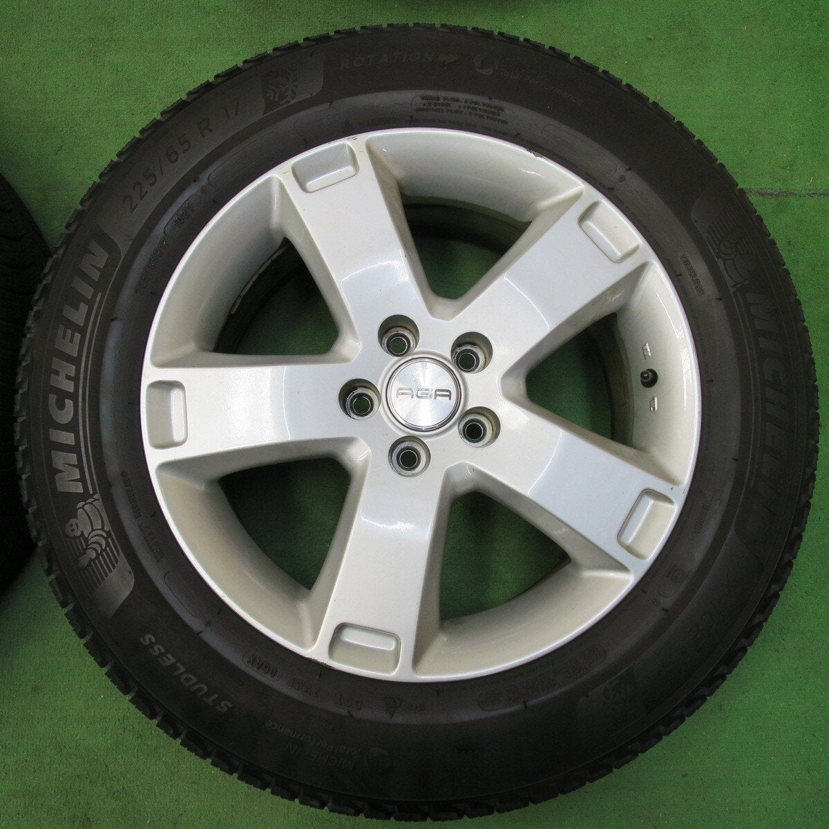 4本価格★ランドローバー 等 AGA ESSE2 225/65R17 スタッドレス ミシュラン X-ICE3+ 17インチ エッセ2 PCD108/5H★5010306イス