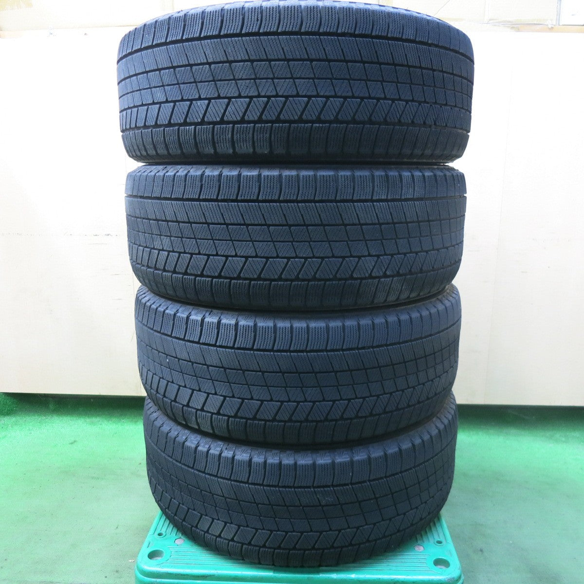 キレイ!21年★ボルボ 等 MAK STOCKHOLM 245/40R19 スタッドレス ブリヂストン ブリザック VRX3 ストックホルム 19インチ PCD108/5H★5100402SKス