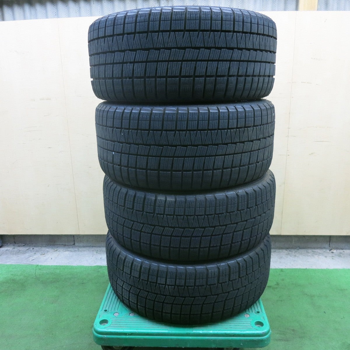 バリ溝!9.5分★ベンツ Cクラス W204 純正 AMG 235/40R18 255/35R18 スタッドレス ナンカン CORSAFA 18インチ PCD112/5H★6052601SKス