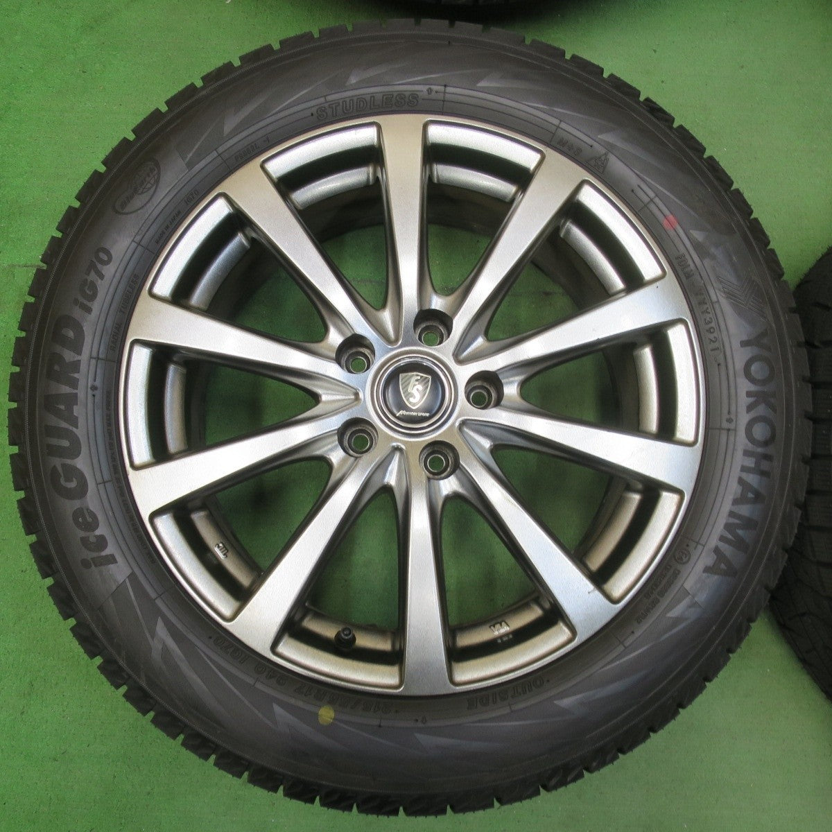 タイヤほぼ未使用!21年★スタッドレス 215/55R17 ヨコハマ アイスガード iG70 MANARAY SPORT マナレイ スポーツ 17インチ PCD114.3/5H★5032809イス