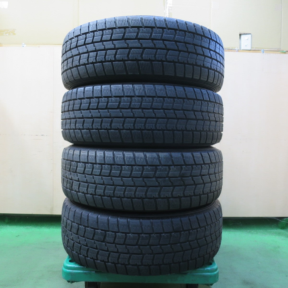 キレイ★トヨタ 30系 アルファード ヴェルファイア 純正 225/60R17 スタッドレス グッドイヤー アイスナビ7 17インチ PCD114.3/5H★5082306イス