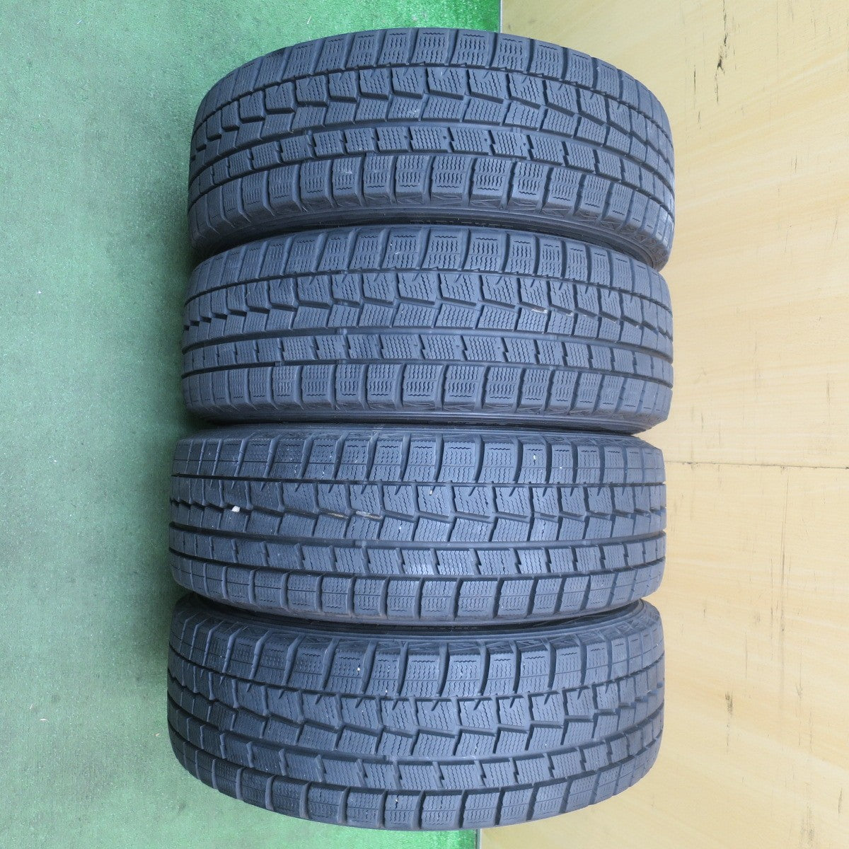 バリ溝!9.5分★シエンタ 等 185/60R15 スタッドレス ダンロップ ウインターマックス WM01 Euro-S Stream MiD 15インチ PCD100/5H★5093005NJス