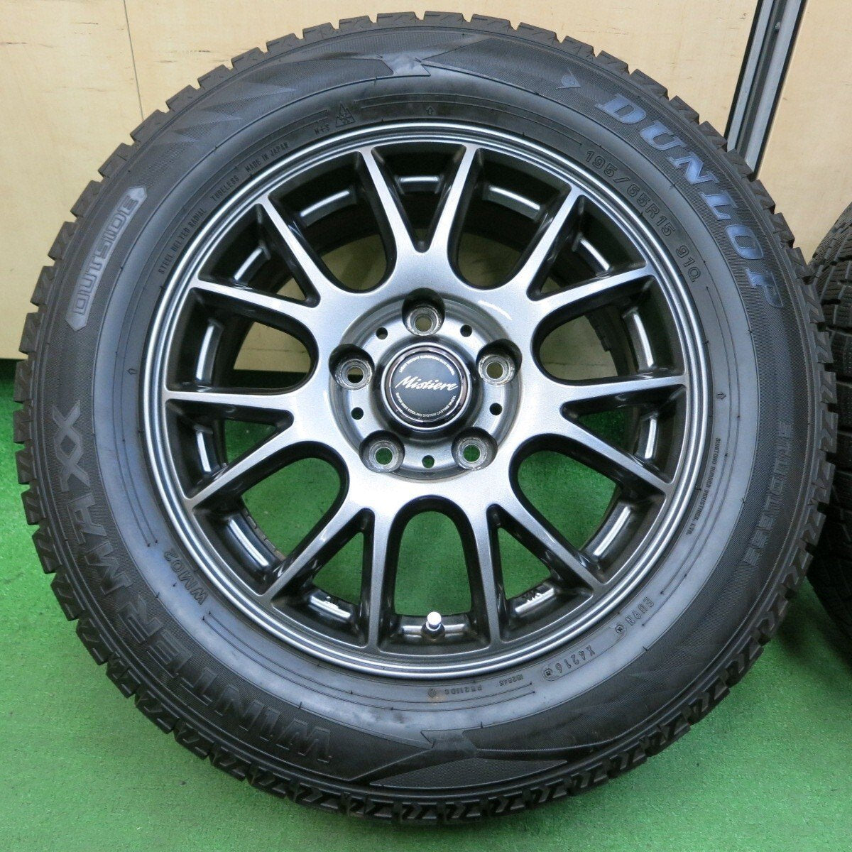 バリ溝 キレイ 9分★スタッドレス 195/65R15 ダンロップ ウインターマックス WM02 Mistiere PCD114.3/5H★4051107イス