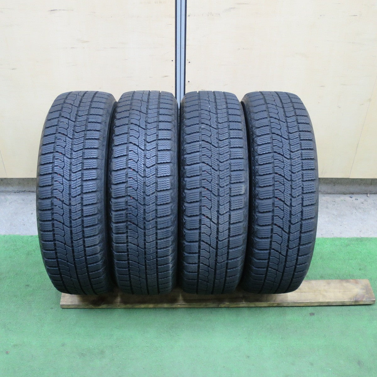 バリ溝!22年!キレイ!9分★スタッドレス 165/65R14 トーヨー オブザーブ GIZ2 SIBILLA NEXT W5 シビラ 14インチ PCD100/4H★6021103TTス