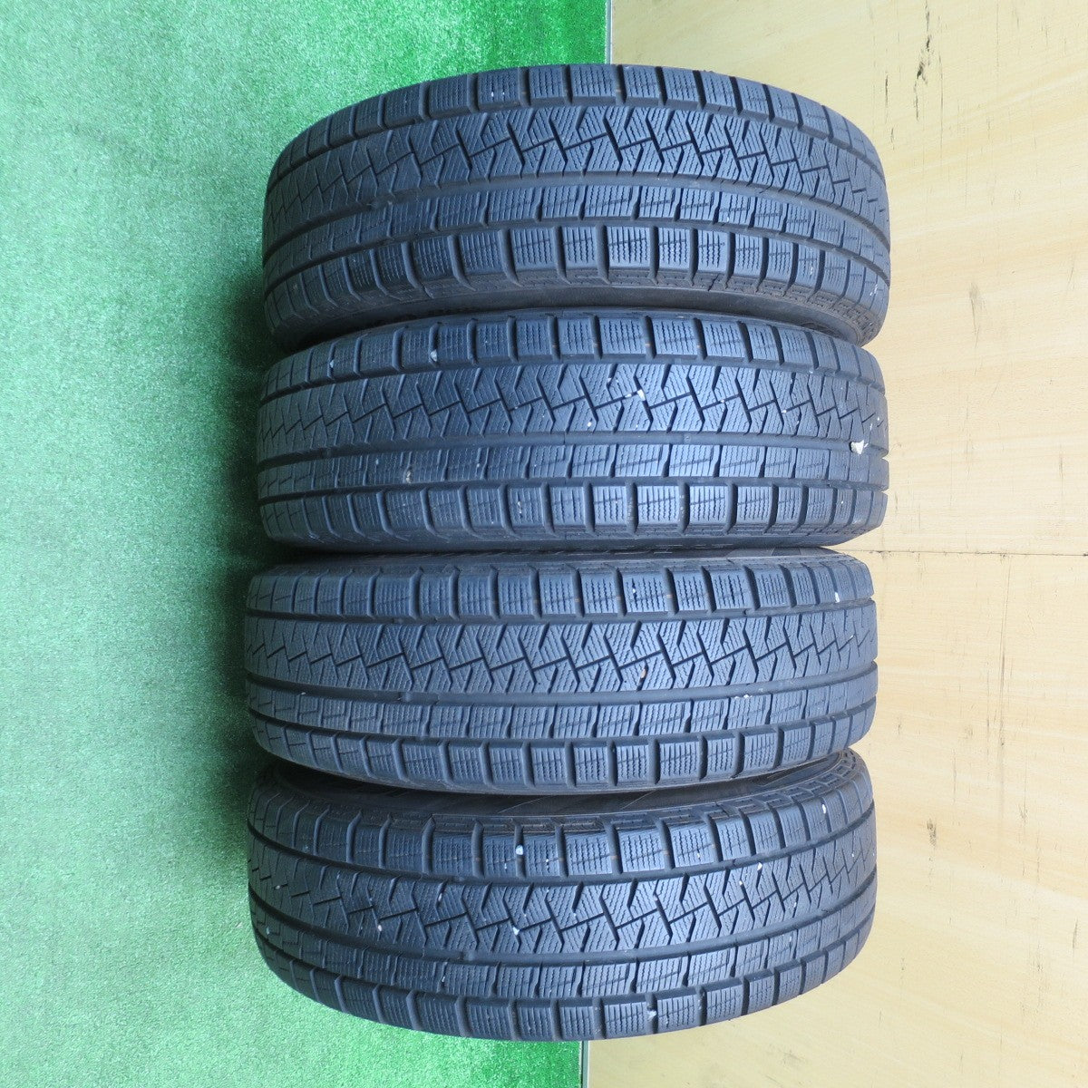 バリ溝!8.5分★トヨタ ヴィッツ 純正 175/65R15 スタッドレス ピレリ アイスアシンメトリコ プラス 15インチ PCD100/4H★5110402NJス