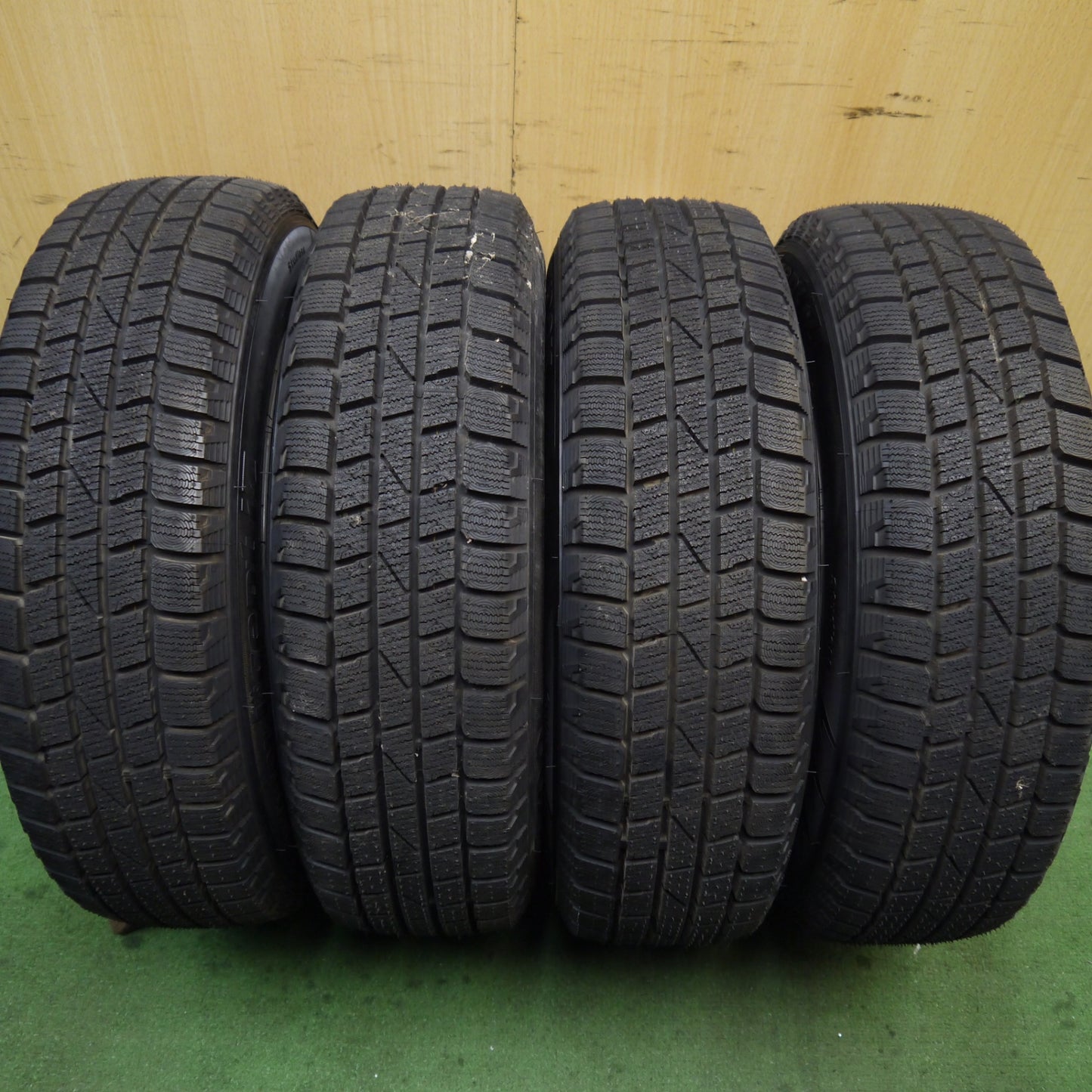 未使用★スタッドレス 165/70R14 ハンコック ウインター アイセプト IZ Staker 14インチ PCD100/4H★5081802Hス