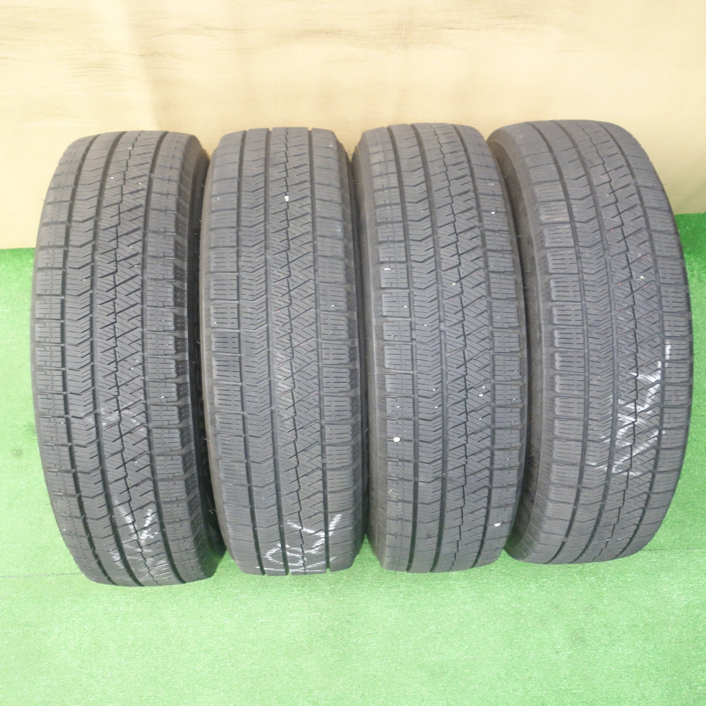 バリ溝!23年!キレイ!8.5分★スタッドレス 175/65R15 ブリヂストン ブリザック VRX2 VELVA CHARGE ヴェルヴァ 15インチ PCD100/4H★6050301KTス