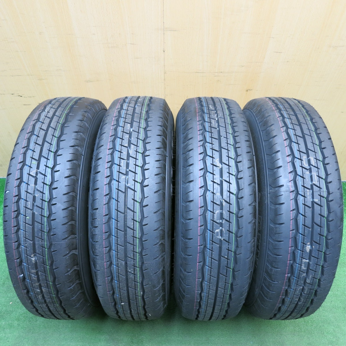 新車外し!23年★トヨタ 200系 ハイエース 純正 スチール 195/80R15 107/105N ダンロップ SP175N 15インチ PCD139.7/6H★6041204HAノ