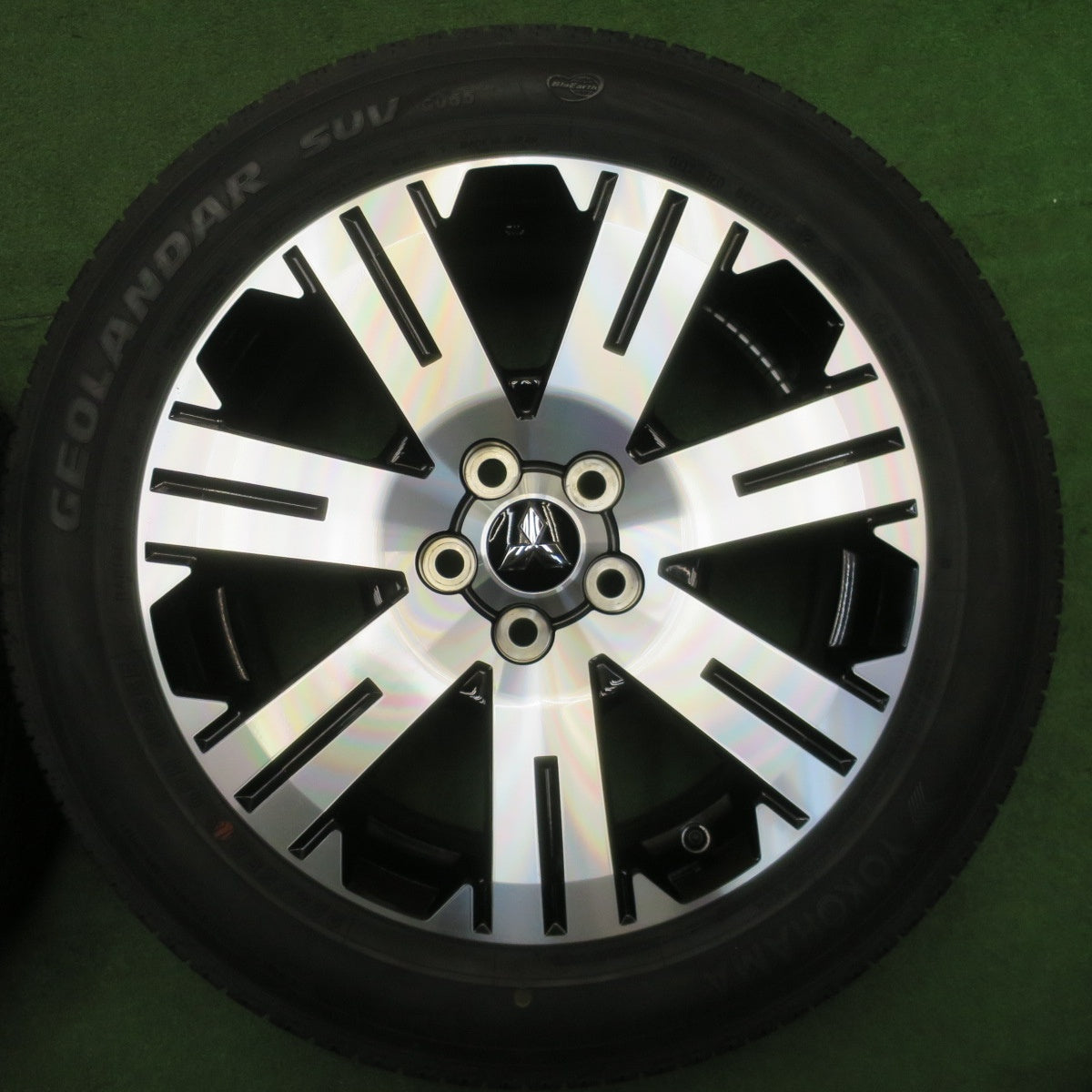 新車外し!23年★三菱 デリカ D:5 純正 ENKEI 225/55R18 ヨコハマ ジオランダー SUV G055 G055E 18インチ D5 PCD114.3/5H★6021101NJノ