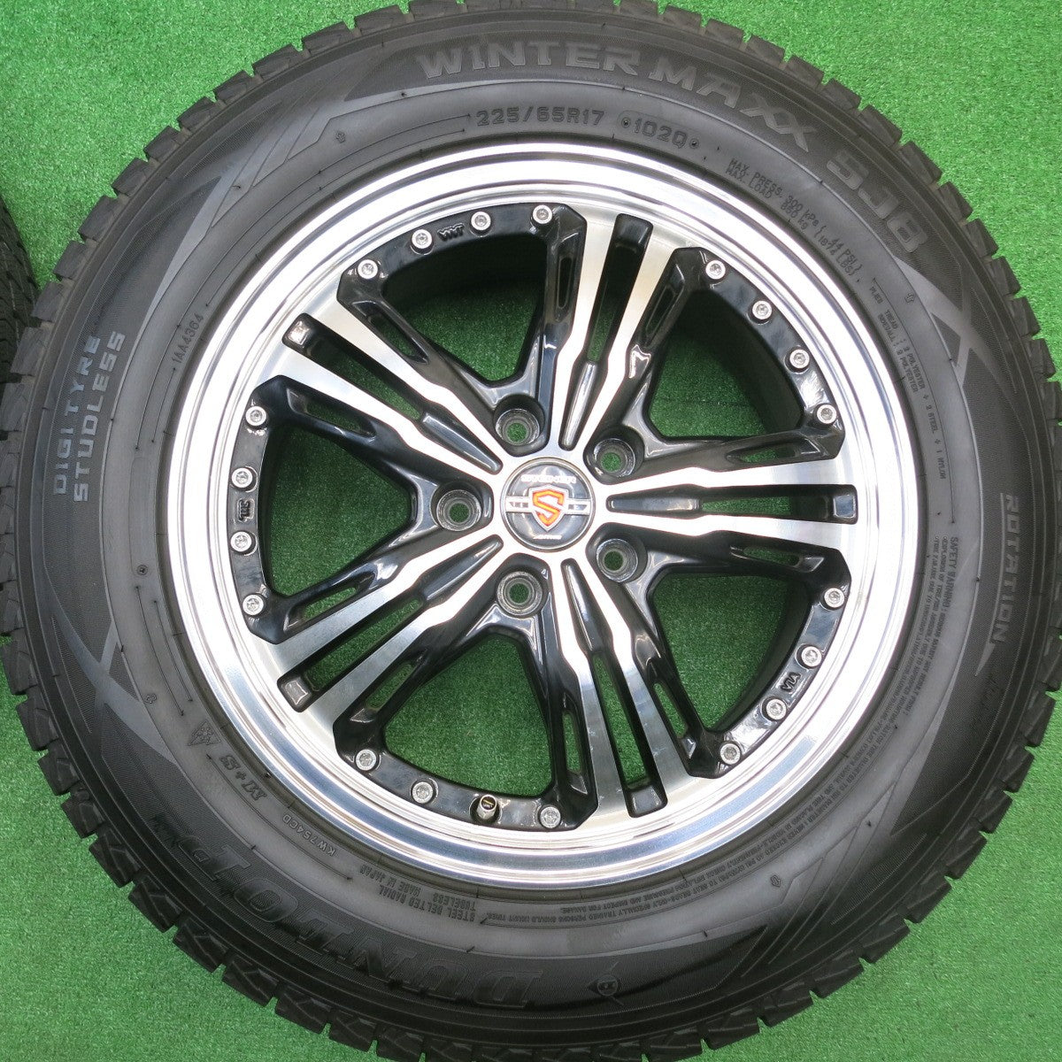 バリ溝!キレイ!9.5分以上★STEINER LST AME 225/65R17 スタッドレス ダンロップ ウインターマックス SJ8 17インチ シュタイナー PCD114.3/5H★5102508HAス
