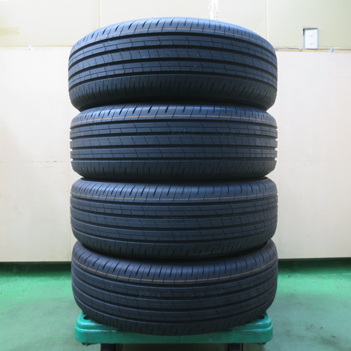 新車外し!24年★225/60R18 トーヨー プロクセス Comfort タイヤ 18インチ 40系 アルファード ヴェルファイア ハリアー等★5050204イノタ