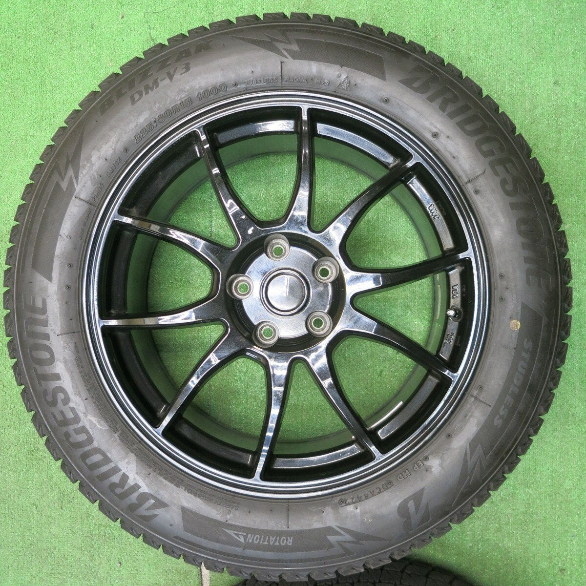 バリ溝!22年!キレイ!9.5分★スタッドレス 225/60R18 ブリヂストン ブリザック DM-V3 G-SPEED Gスピード 18インチ PCD114.3/5H★5032202NJス