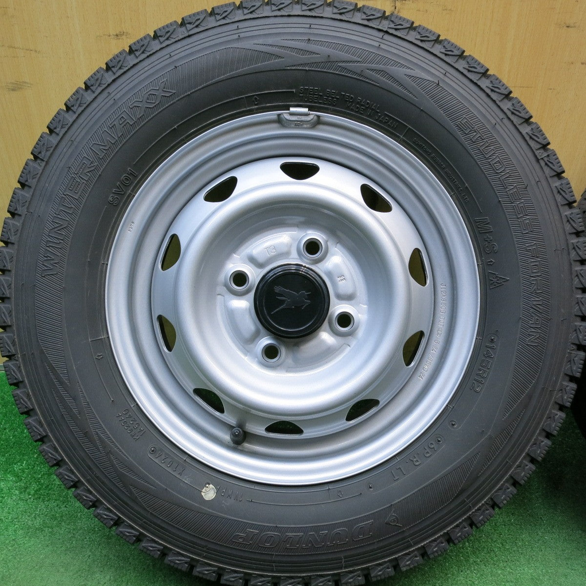 バリ溝!24年!キレイ!ほぼ10分★スタッドレス 145R12 6PR ダンロップ ウインターマックス SV01 スチール ホイール 12インチ PCD100/4H★5053112HAス