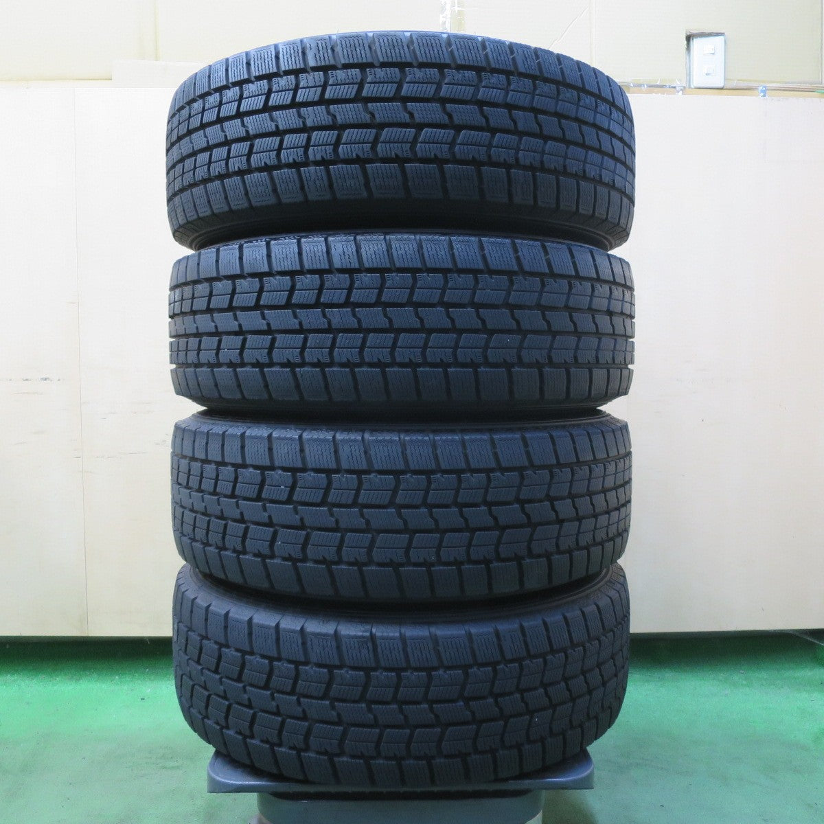 バリ溝!23年!キレイ!ほぼ10分★スタッドレス 205/60R16 グッドイヤー アイスナビ7 WAREN ヴァーレン 16インチ PCD114.3/5H★5072410イス