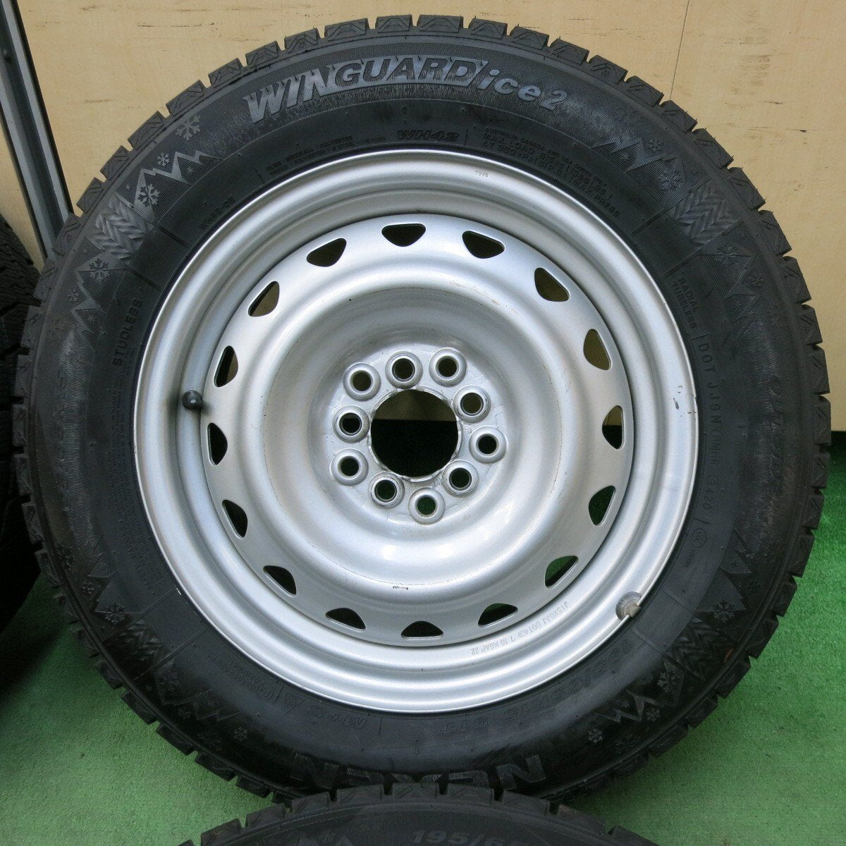 超バリ溝!ほぼ10分★スタッドレス 195/65R15 ネクセン ウィンガード アイス2 スチール ホイール 15インチ PCD100 114.3/5H マルチ★5022609SYス