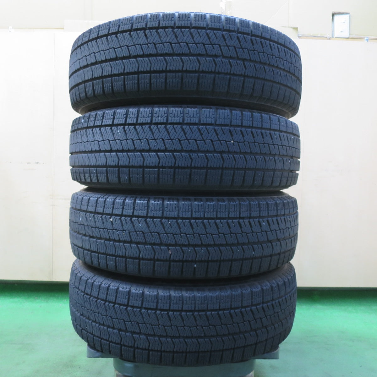 バリ溝!22年!キレイ!8.5分★スタッドレス 185/65R15 ブリヂストン ブリザック VRX2 BALMINUM バルミナ 15インチ PCD100/4H★5051512イス
