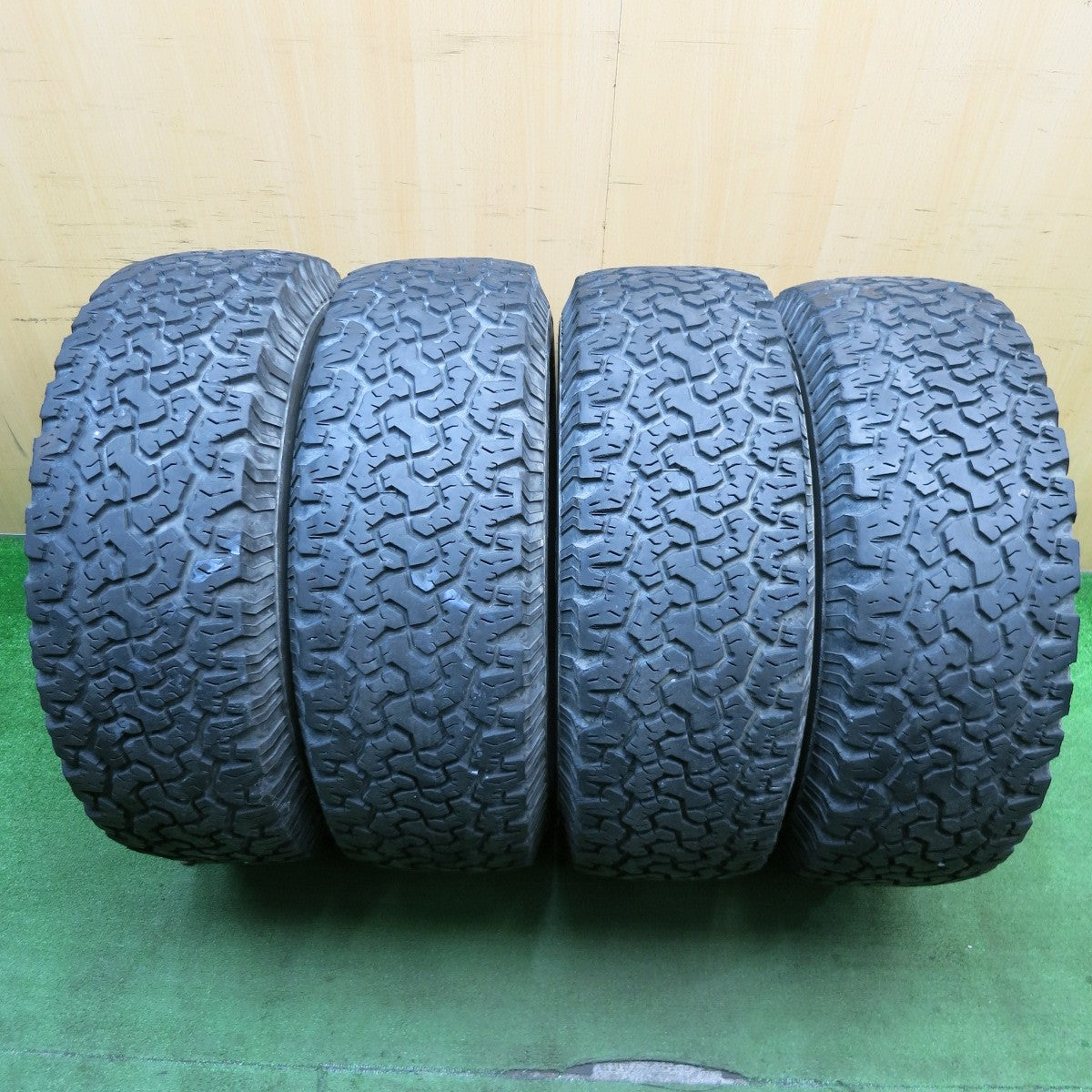 バリ溝!キレイ!8.5分★トヨタ 150系 ランクル プラド 純正 265/70R17 112/109R BFグッドリッチ All-Terrain T/A KO ホワイトレター 17インチ PCD139.7/6H★5051301NJノ