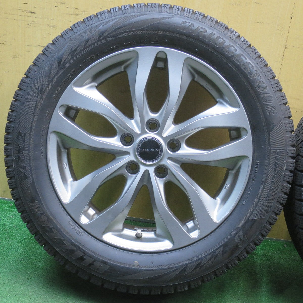 バリ溝!21年!キレイ!9.5分★スタッドレス 225/55R17 ブリヂストン ブリザック VRX2 BALMINUM バルミナ 17インチ PCD114.3/5H★5093004NJス