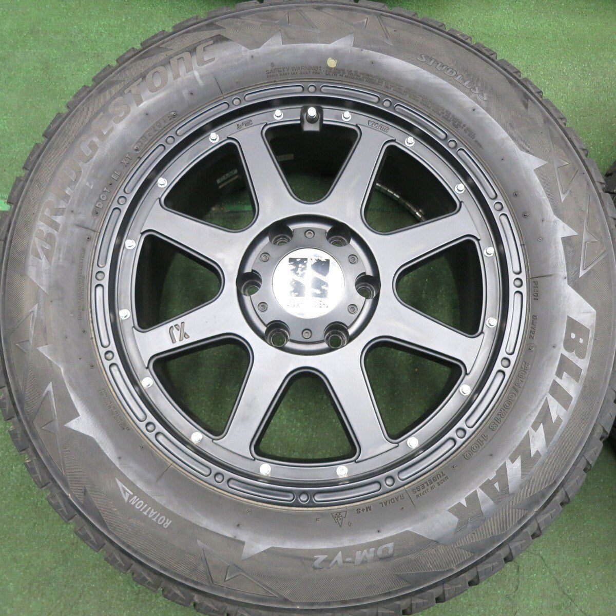 4本価格★スタッドレス XTREME-J XJ 265/60R18 ブリヂストン ブリザック DM-V2 エクストリームJ PCD139.7/6H★4053107HAス