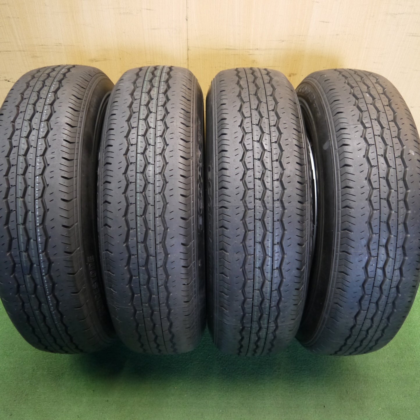新車外し!23年★トヨタ 200系 ハイエース 純正 スチール 195/80R15 107/105N ブリヂストン エコピア RD613 15インチ PCD139.7/6H★6042706Hノ
