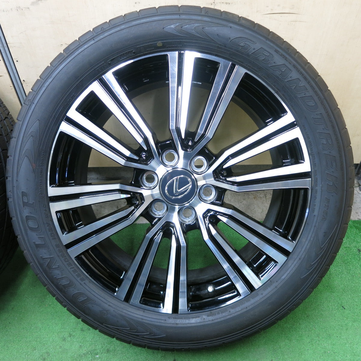 新車外し!21年★レクサス LX 600 エグゼクティブ 純正 265/50R22 ダンロップ グラントレック PT5A 22インチ PCD139.7/6H★5072901ナノ