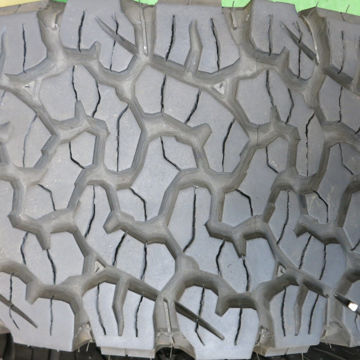 キレイ★DEAN CC3 CRIMSON 265/75R16 119/116R BFグッドリッチ All-Terrain T/A KO2 ディーン クリムソン PCD139.7/6H★5071901HAノ