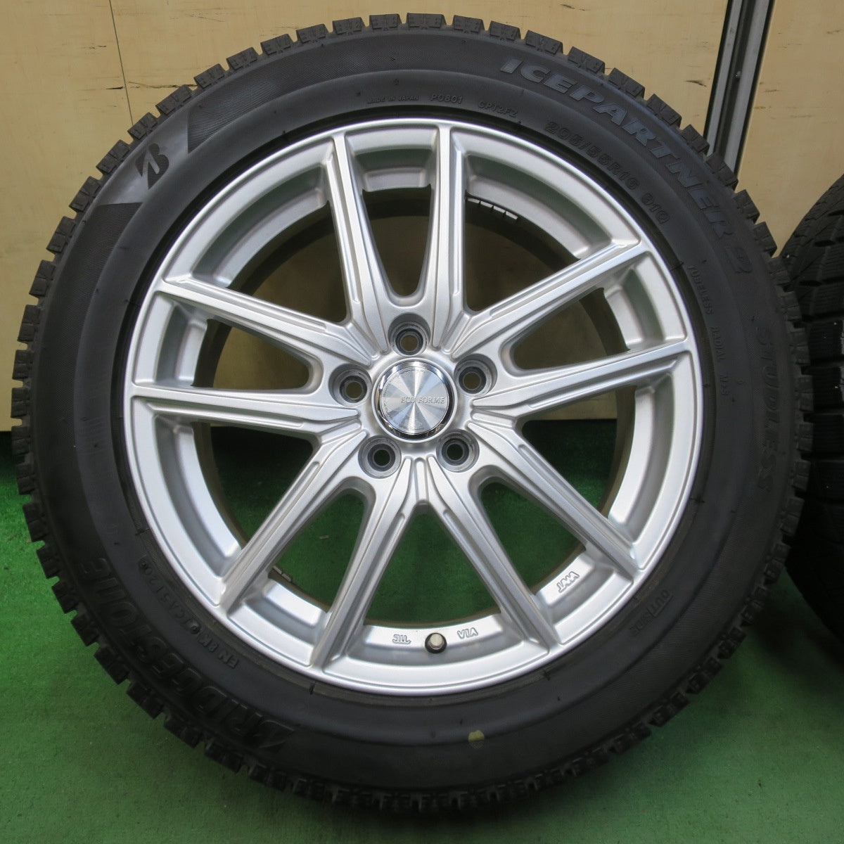 バリ溝!キレイ!8.5分★インプレッサ 等 205/55R16 スタッドレス ブリヂストン アイスパートナー2 ECO FORME エコフォルム 16インチ PCD100/5H★5042911イス