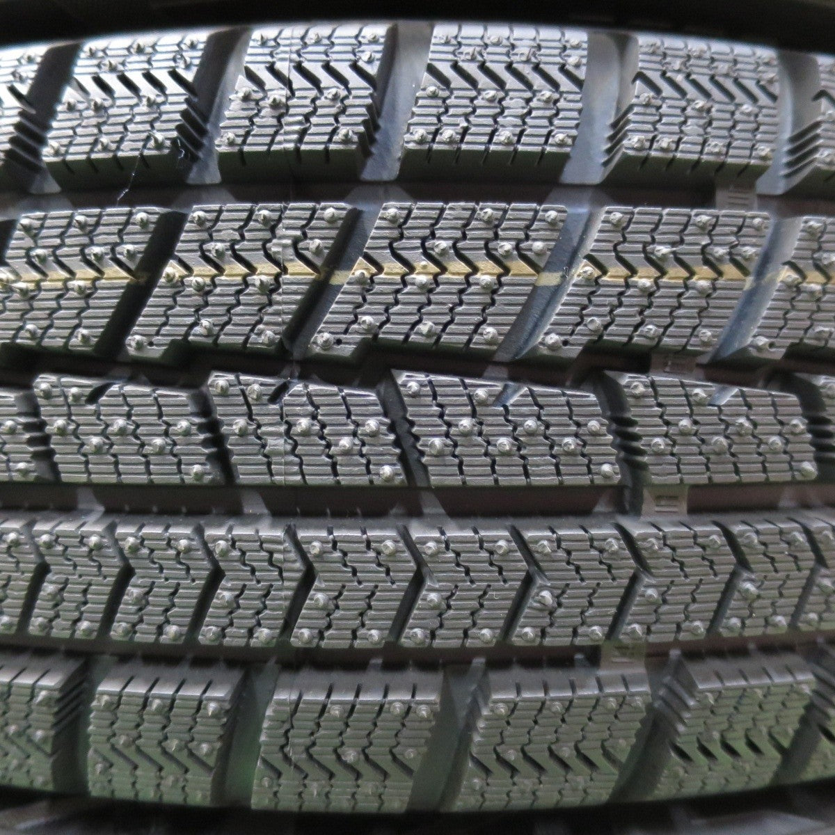 未使用!23年★スタッドレス 155/65R14 ハイフライ Win-turi 216 QRASIZ KOSEI クレイシズ 光生 14インチ PCD100/4H★4122701イス