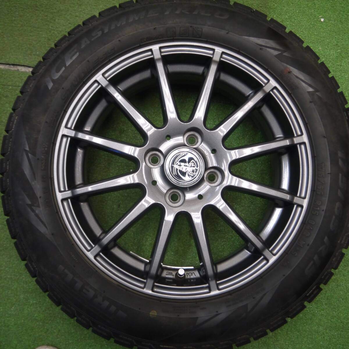 バリ溝!キレイ!9分★スタッドレス 175/65R15 ピレリ アイスアシンメトリコ TEAD テッド 15インチ PCD100/4H★5012213Hス