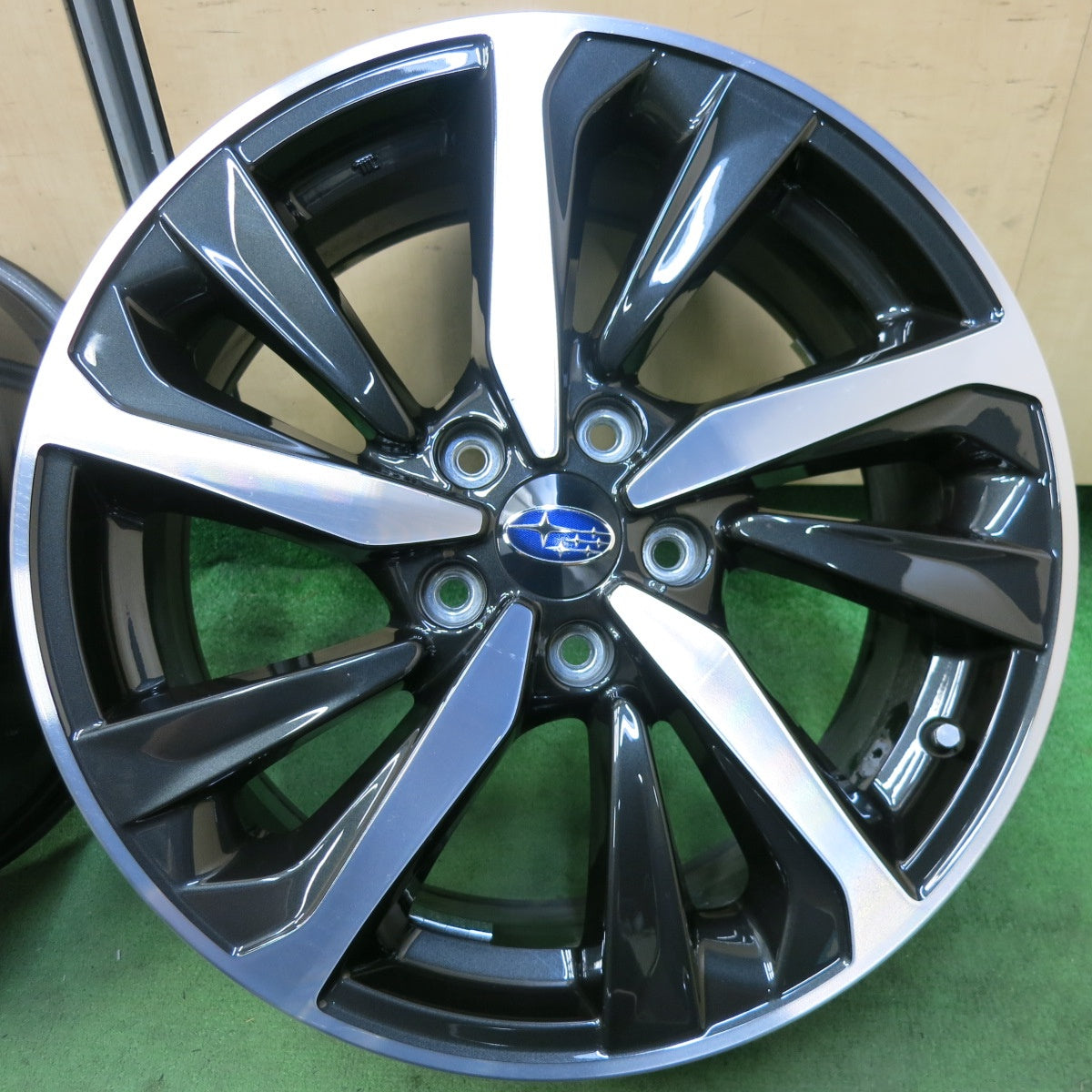 キレイ★スバル レヴォーグ VN5 GT-H 純正 ホイール 18インチ 18×7.5J PCD114.3/5H★5070416SYホ