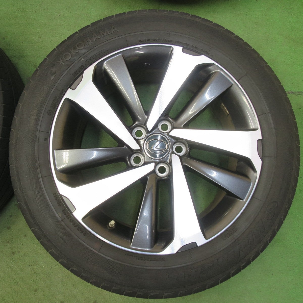 センサー付!キレイ★レクサス 10系 NX 純正 225/60R18 ヨコハマ ブルーアース E51 E51A 18インチ PCD114.3/5H★5091101イノ