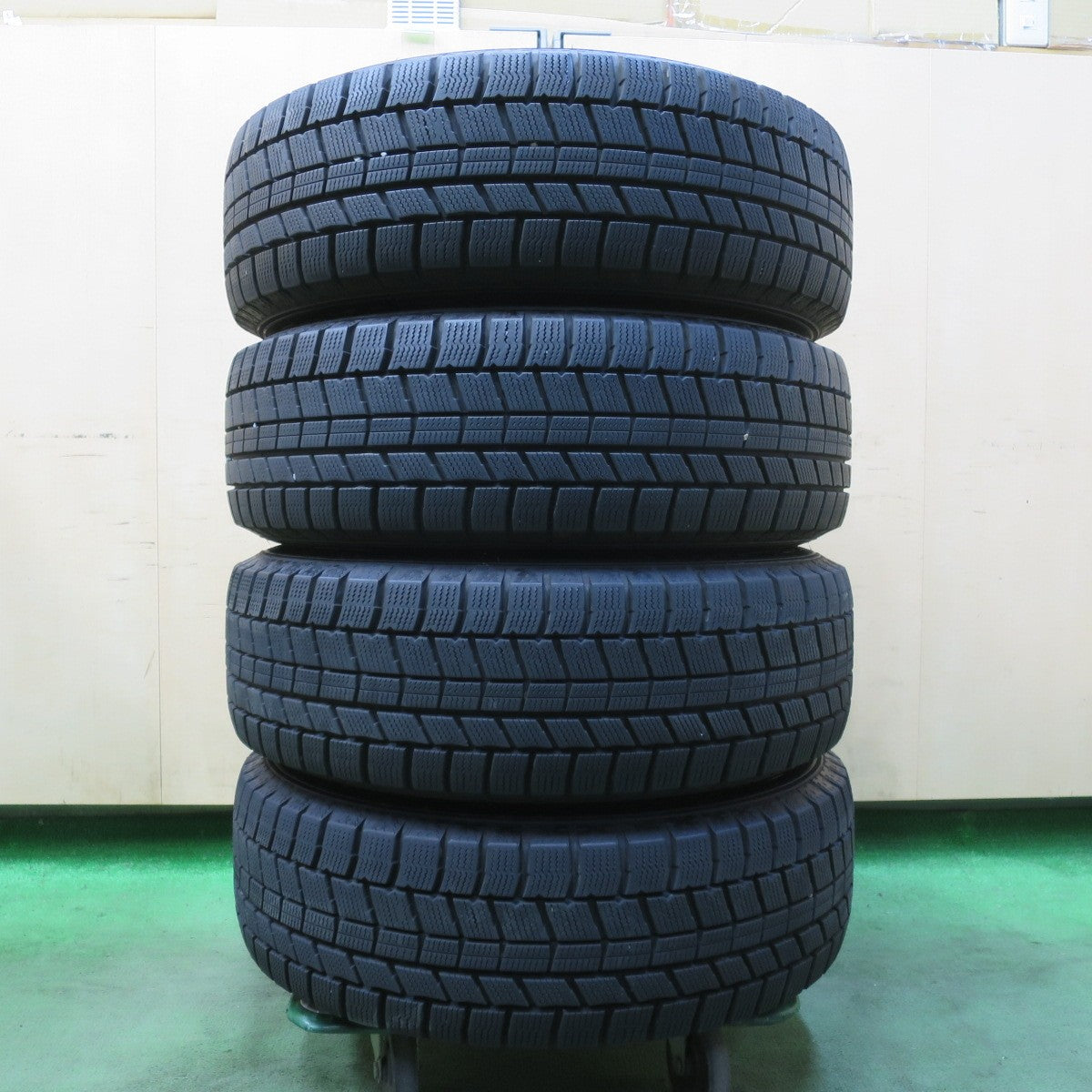 バリ溝!23年!キレイ!9.5分★スタッドレス 195/65R15 オートバックス ノーストレック N5 MANARAY SPORT マナレイ スポーツ 15インチ PCD114.3/5H★5112207イス