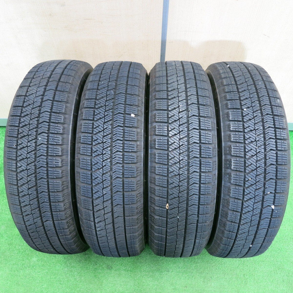 バリ溝!21年!キレイ!9分★スタッドレス 165/60R15 ブリヂストン ブリザック VRX2 TOPRUN トップラン 15インチ ハスラー ソリオ 等 PCD100/4H★4121802TNス