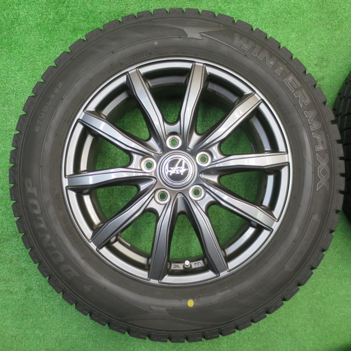 超バリ溝!23年!キレイ!9.5分以上★スタッドレス 215/60R16 ダンロップ ウインターマックス WM02 TEAD テッド 16インチ PCD114.3/5H★5102601NJス