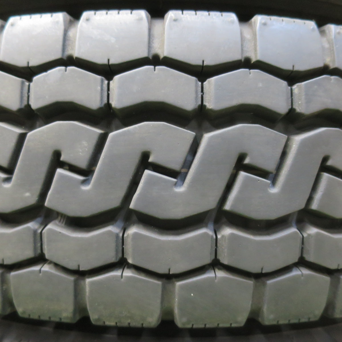 バリ溝!25年!9.5分!6本★トラック タイヤ 205/85R16 117/115N ブリヂストン エコピア M812 ミックス オールシーズン 16インチ★5101004イスタ