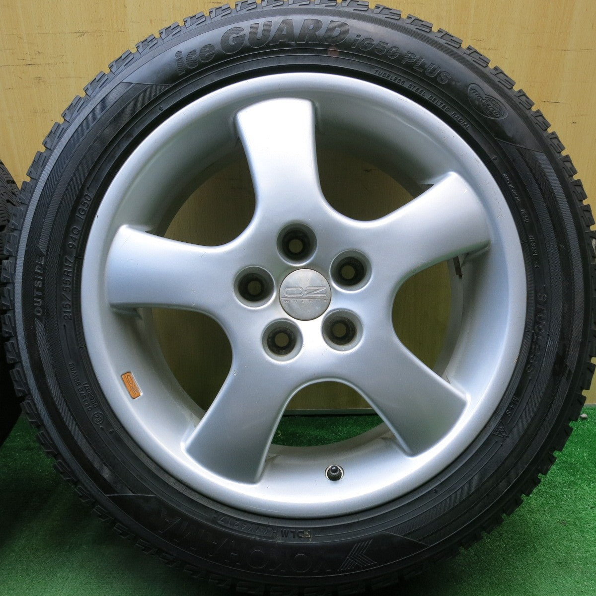 バリ溝!8.5分★スタッドレス 215/55R17 ヨコハマ アイスガード iG50 プラス O・Z OZ 17インチ PCD114.3/5H★5050307HAス