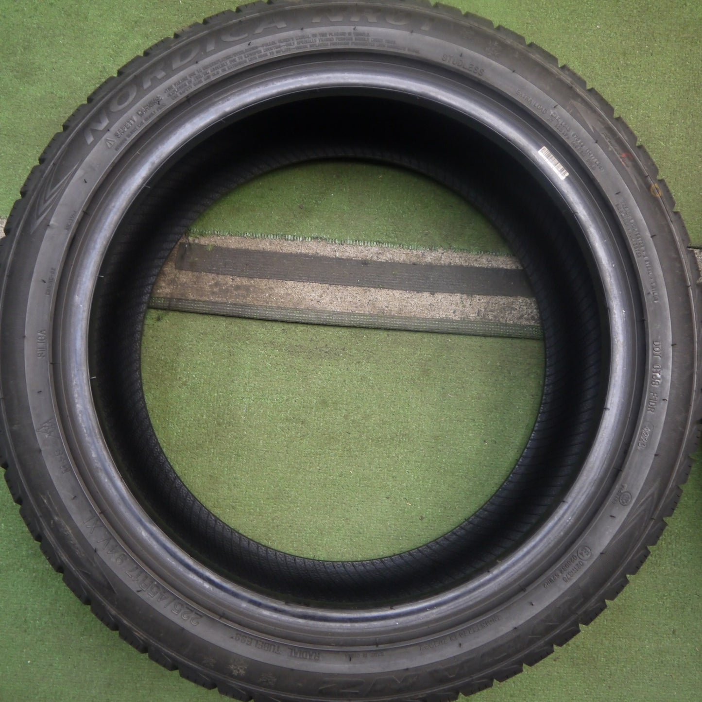 バリ溝!23年!9.5分★スタッドレス 225/45R17 シバタイヤ RYDANZ NORDICA NR01 タイヤ 17インチ レクサス ベンツ ワーゲン 等★5092405Hスタ
