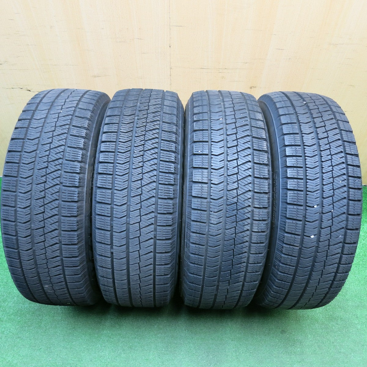 バリ溝!24年!キレイ!9.5分★スタッドレス 215/65R16 ブリヂストン ブリザック VRX2 BALMINUM DS-M バルミナ 16インチ PCD114.3/5H★5120601HAス