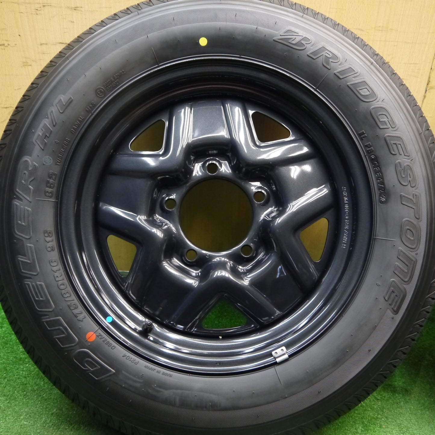 新車外し!24年★スズキ JB64 ジムニー 純正 スチール 175/80R16 ブリヂストン デューラー H/L 852 16インチ PCD139.7/5H★5041104Hノ